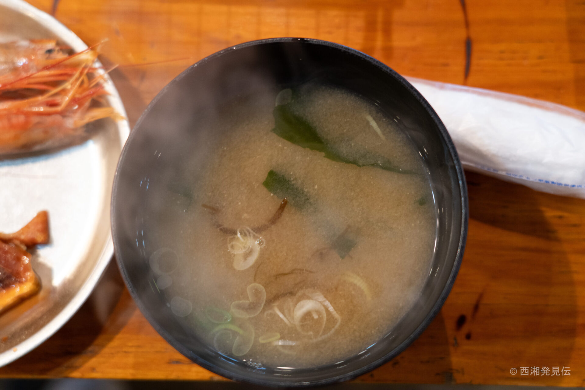 ちがさき俱楽部は海鮮や浜焼きが80分食べ放題のお店です。お味噌汁も飲み放題です。